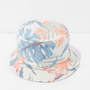 NWOT American Eagle Reversible Bucket Hat Dusty Sage and Pastel Floral L / XL
